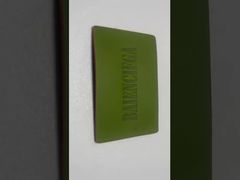 Nhãn da dập nổi màu đen cho các sản phẩm quần jean bền bỉ và phong cách