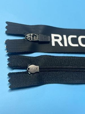 ODM tái sử dụng đen nylon kéo khóa khóa cho quần áo cửa hàng hàng hóa