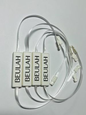 Nhãn hiệu logo nổi bật Snap Lock Pin Loop Plast Fastener Hang Tag With String