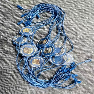 Dây nhựa gắn thẻ giày, chiều dài treo khoảng 10 inch, thiết kế để gắn thẻ quần áo và giày dép