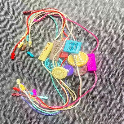 Chiều dài treo khoảng 10 inch, dây buộc nhựa, độc đáo và bắt mắt, kết cấu nhựa bền bỉ cho công nghiệp